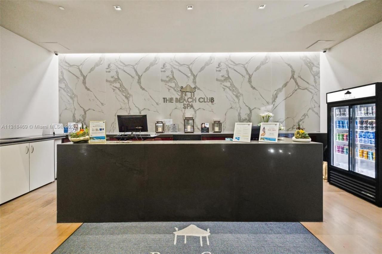 1830 S Ocean Dr, Unit 2703, Hallandale Beach, FL 33009 Photo