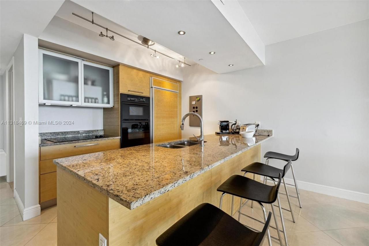 1830 S Ocean Dr, Unit 2703, Hallandale Beach, FL 33009 Photo