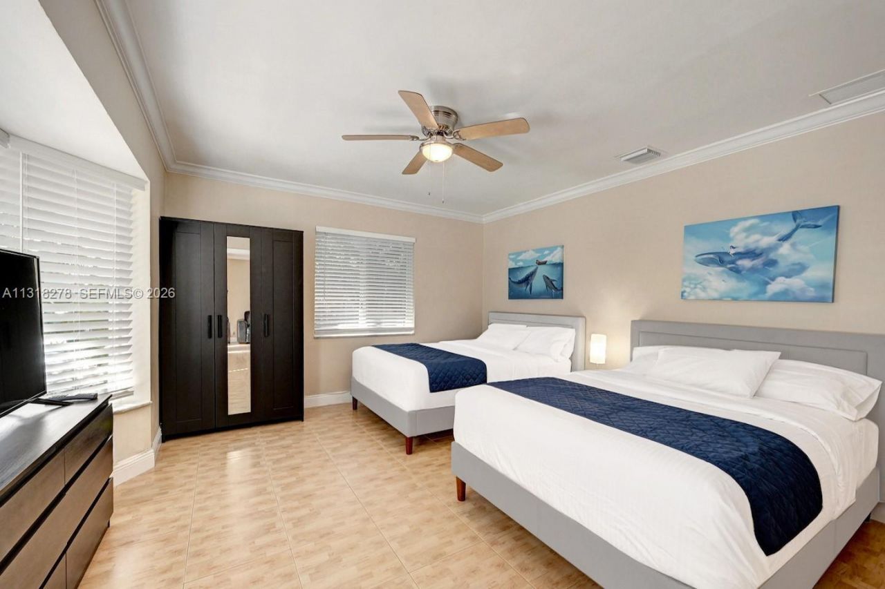 825 Harrison St, Hollywood, FL 33019 Photo