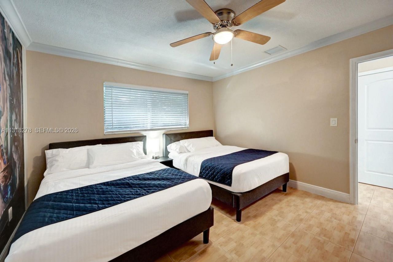 825 Harrison St, Hollywood, FL 33019 Photo