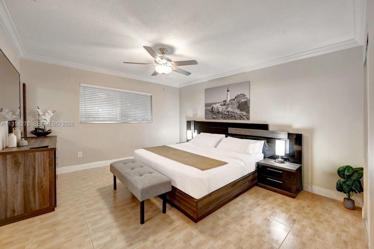 825 Harrison St, Hollywood, FL 33019 Photo