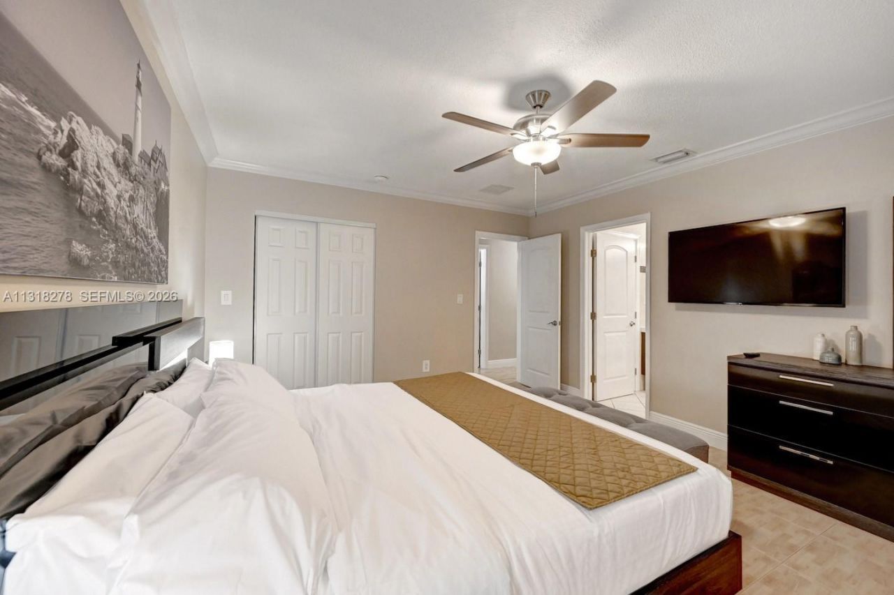 825 Harrison St, Hollywood, FL 33019 Photo