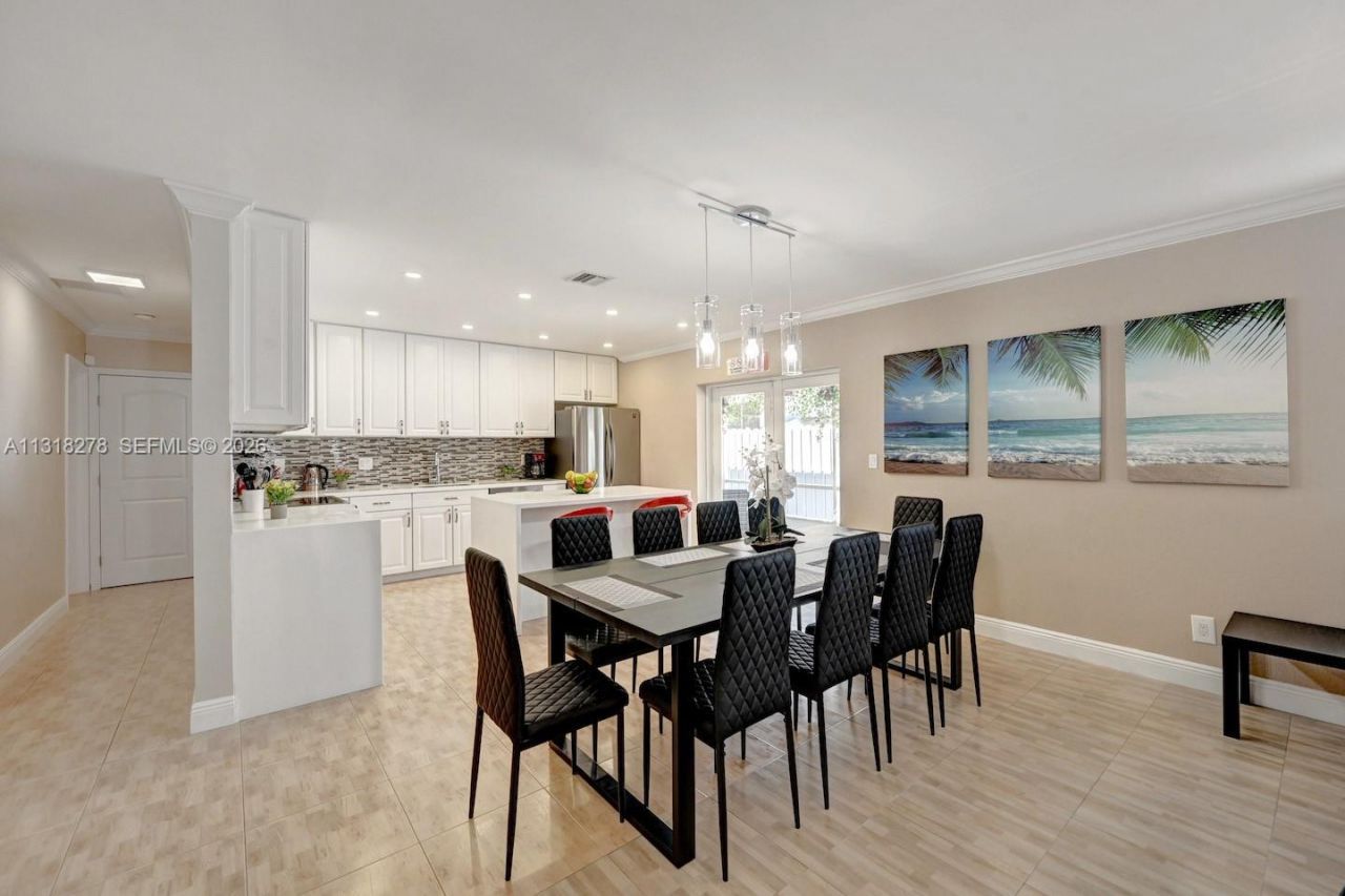 825 Harrison St, Hollywood, FL 33019 Photo