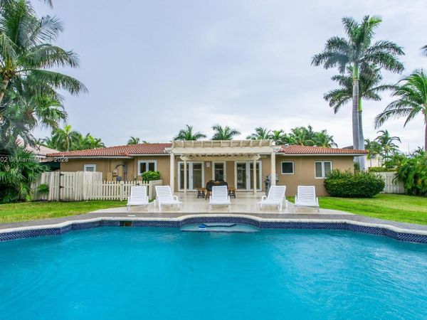 714 Harrison St, Hollywood, FL 33019