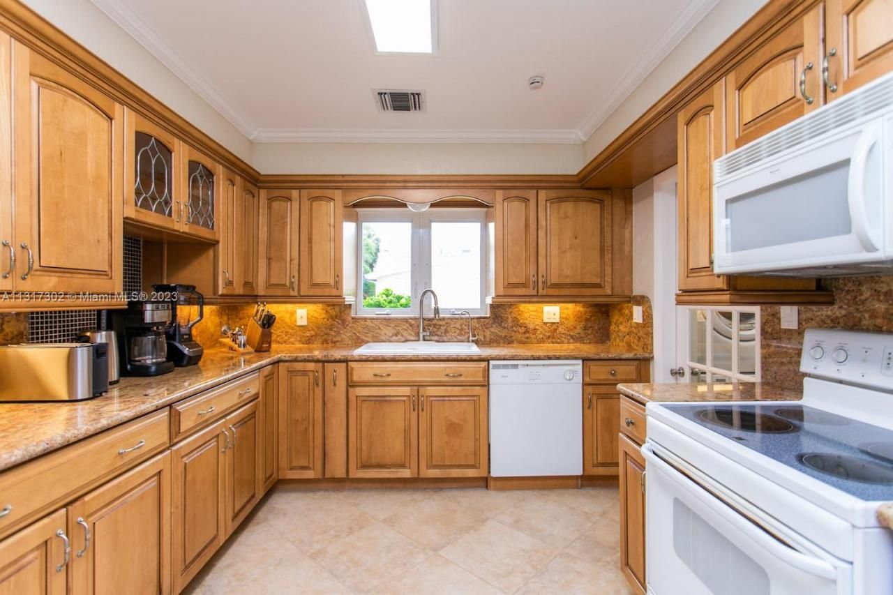 714 Harrison St, Hollywood, FL 33019 Photo