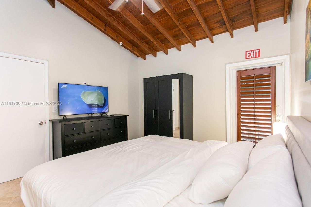 714 Harrison St, Hollywood, FL 33019 Photo