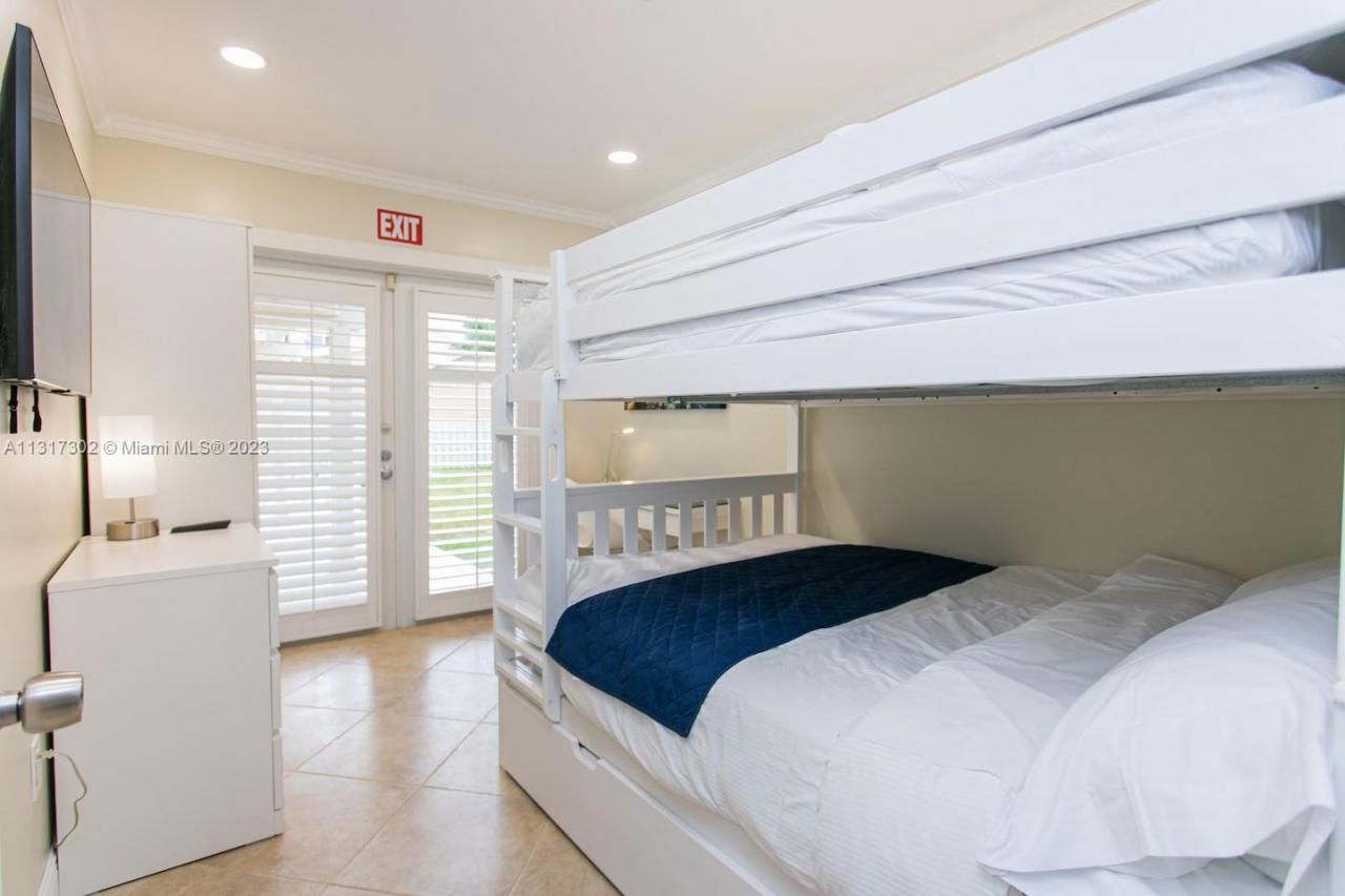 714 Harrison St, Hollywood, FL 33019 Photo