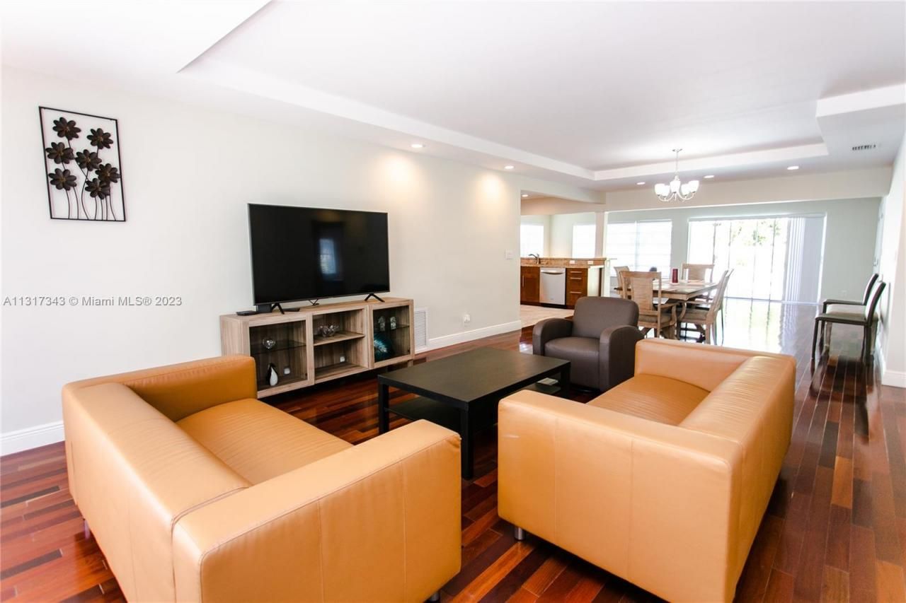 951 Washington St, Hollywood, FL 33019 Photo