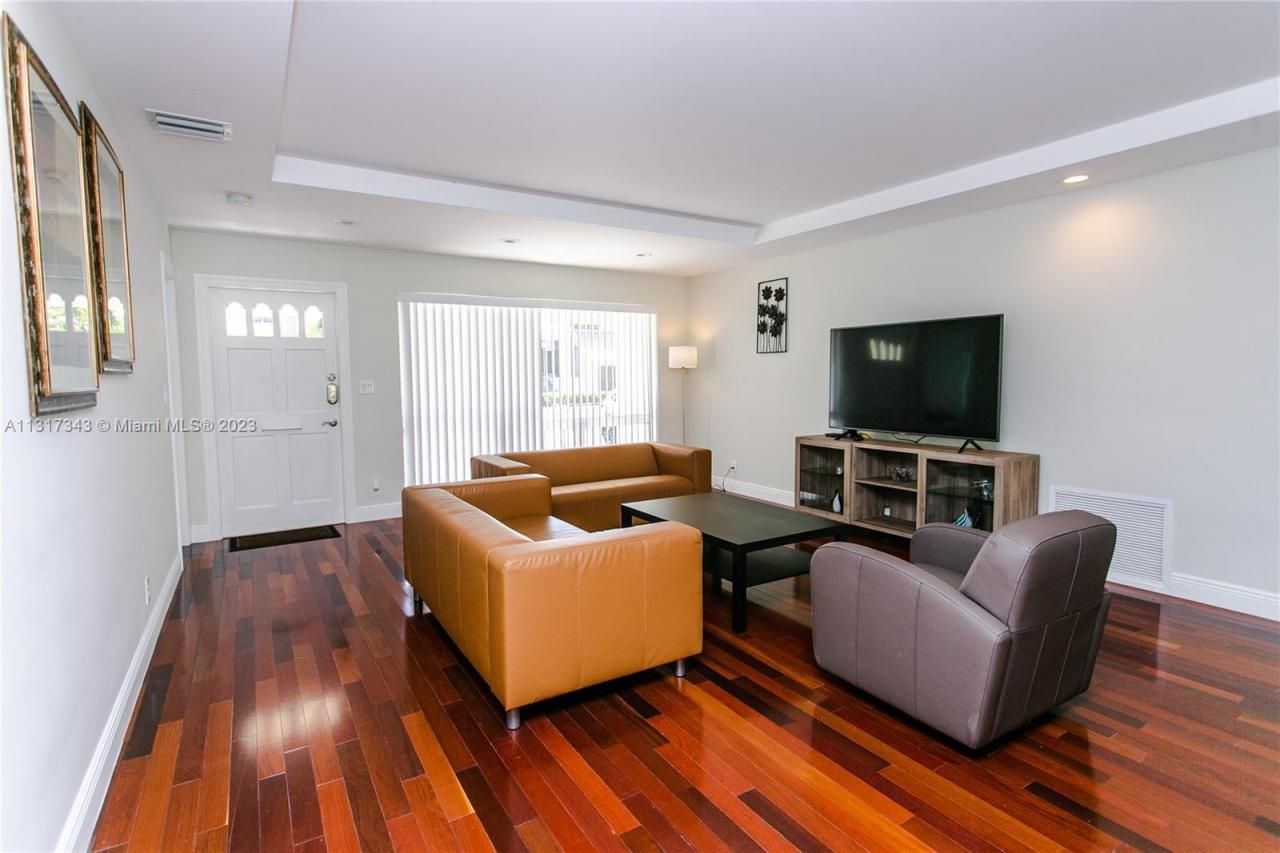 951 Washington St, Hollywood, FL 33019 Photo