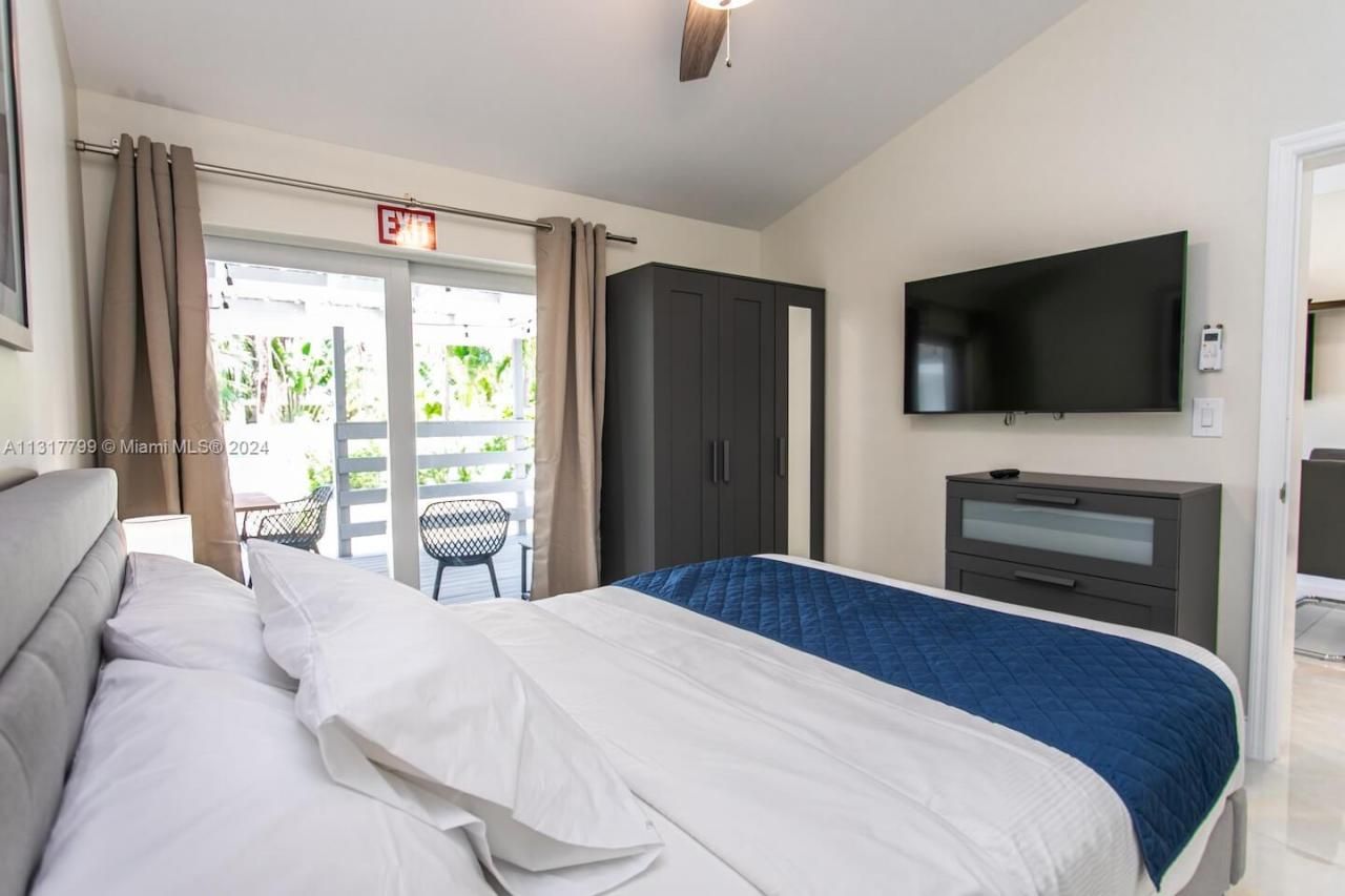 1022 Adams St, Hollywood, FL 33019 Photo