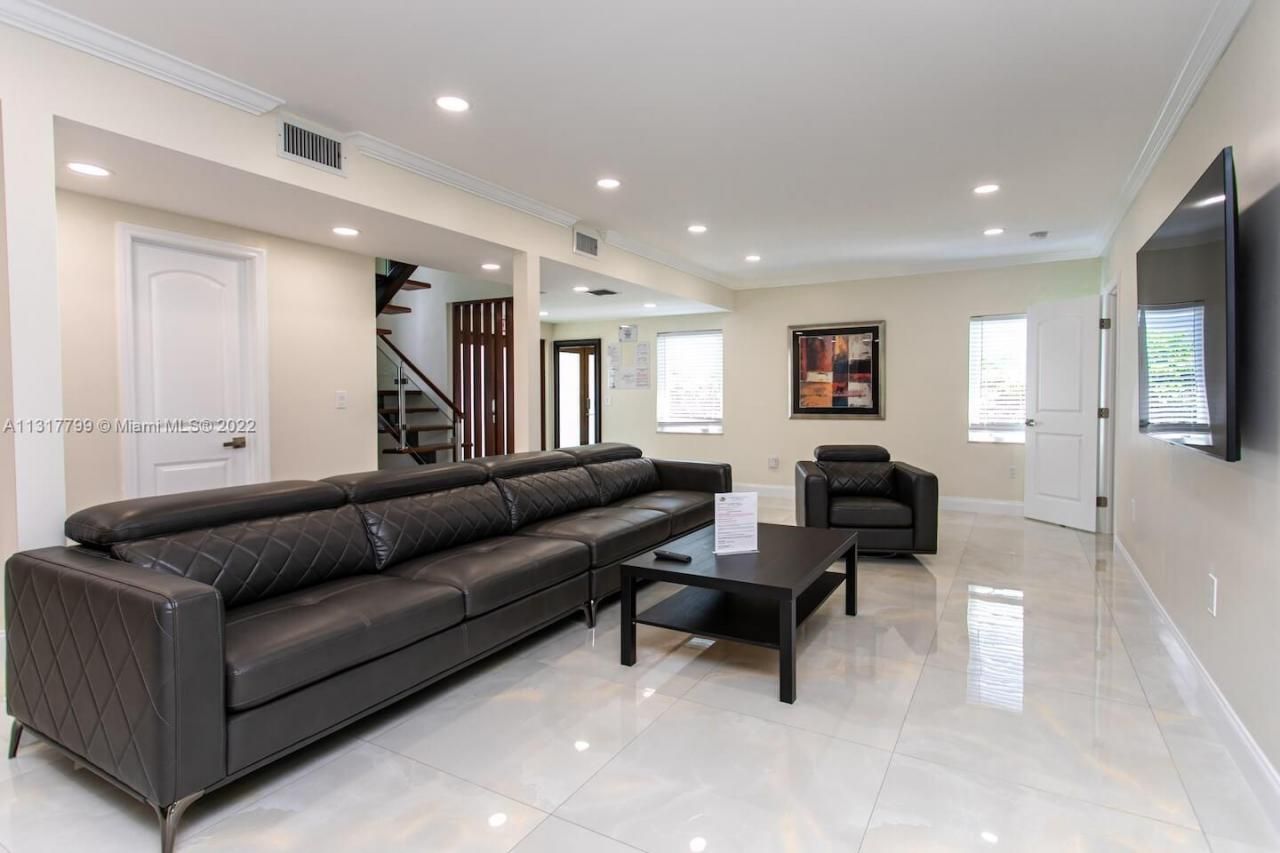 1022 Adams St, Hollywood, FL 33019 Photo