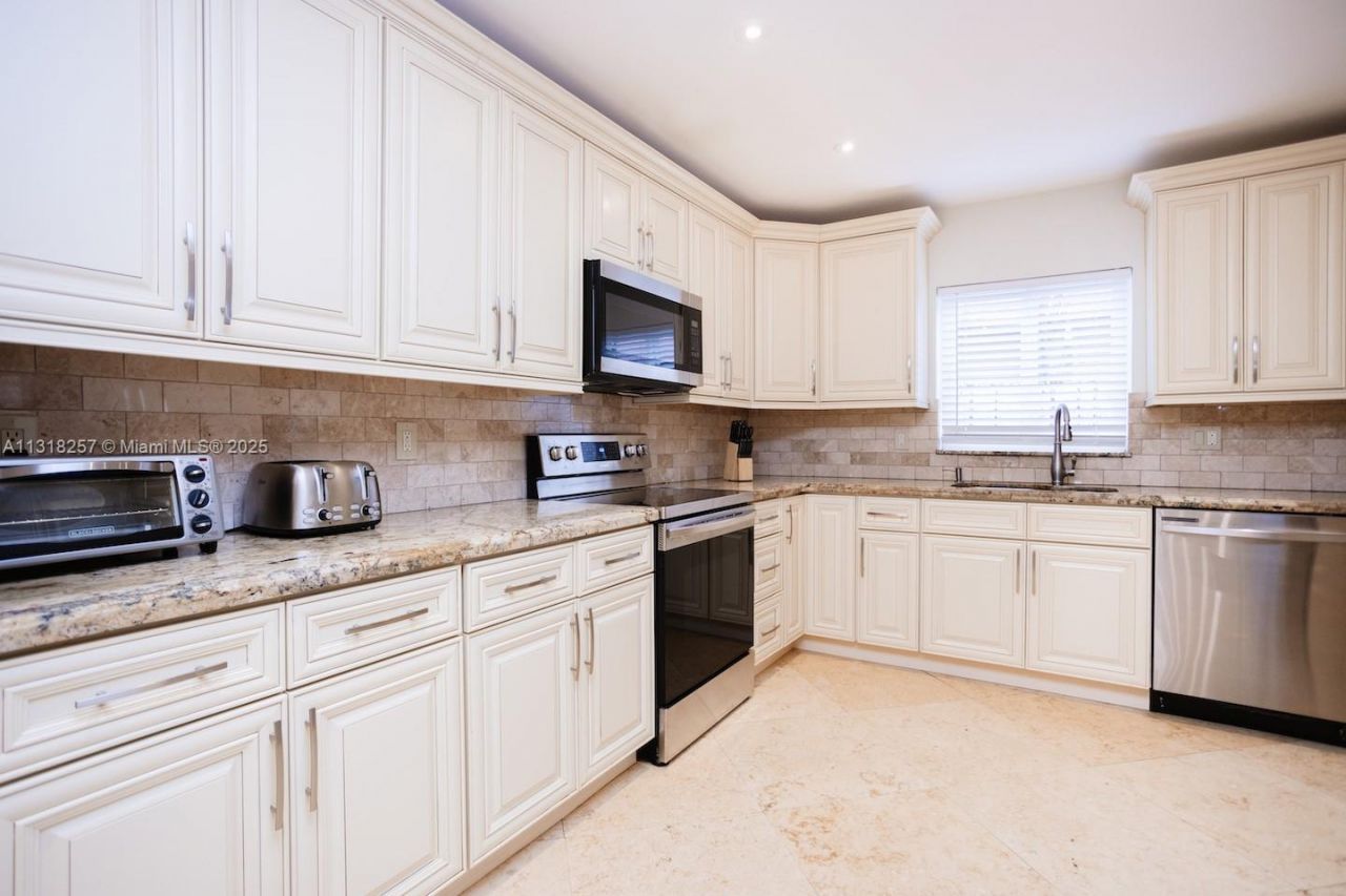 833 Washington St, Hollywood, FL 33019 Photo