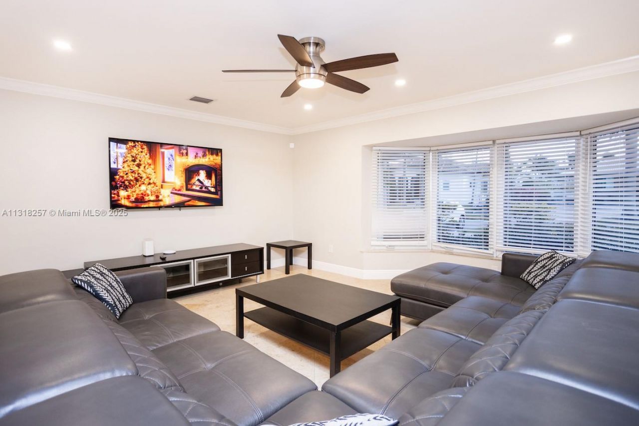 833 Washington St, Hollywood, FL 33019 Photo