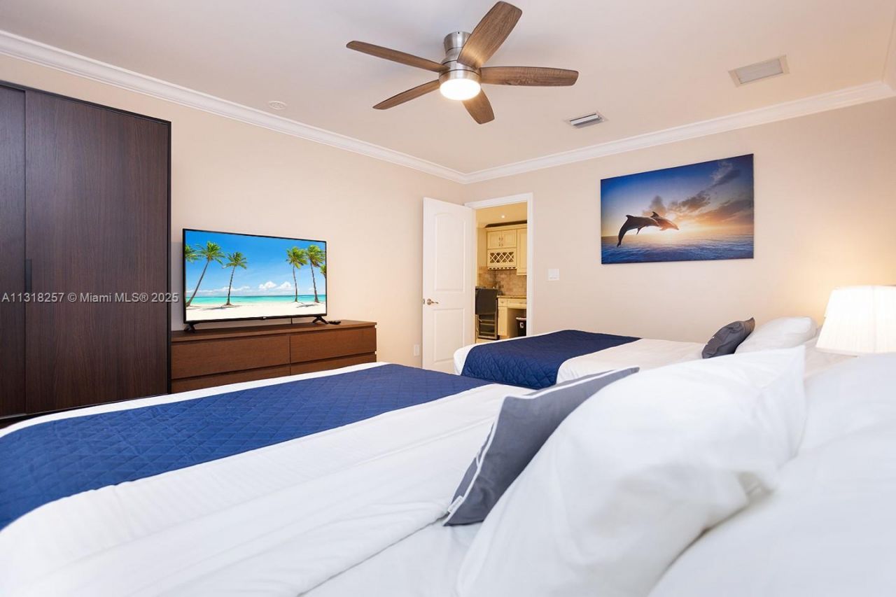 833 Washington St, Hollywood, FL 33019 Photo