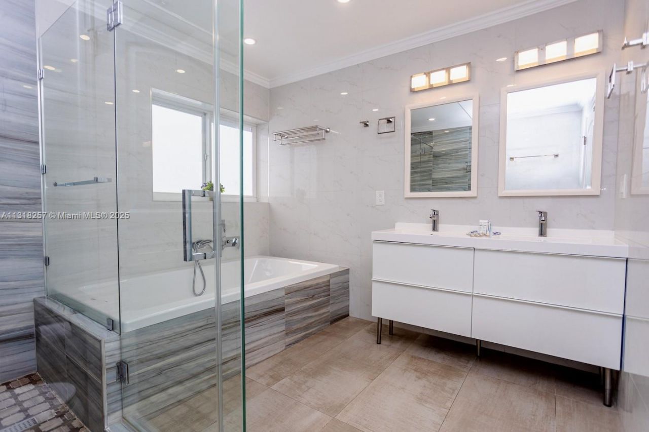 833 Washington St, Hollywood, FL 33019 Photo