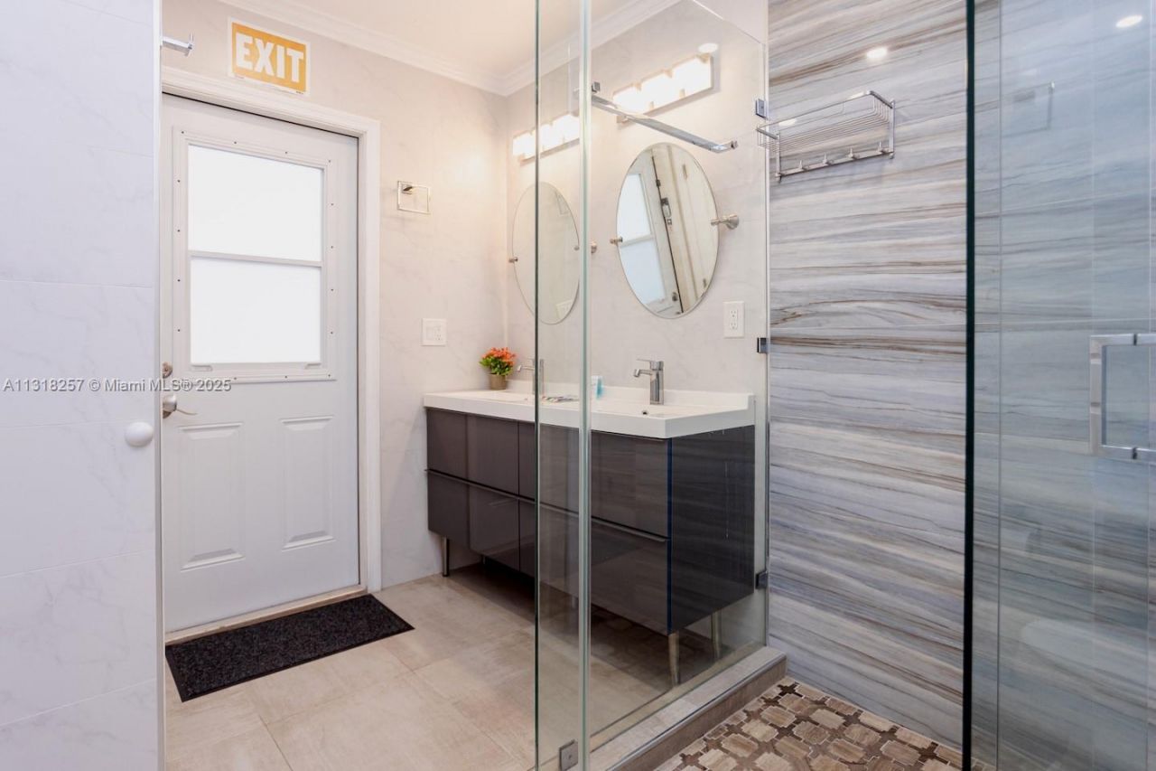 833 Washington St, Hollywood, FL 33019 Photo