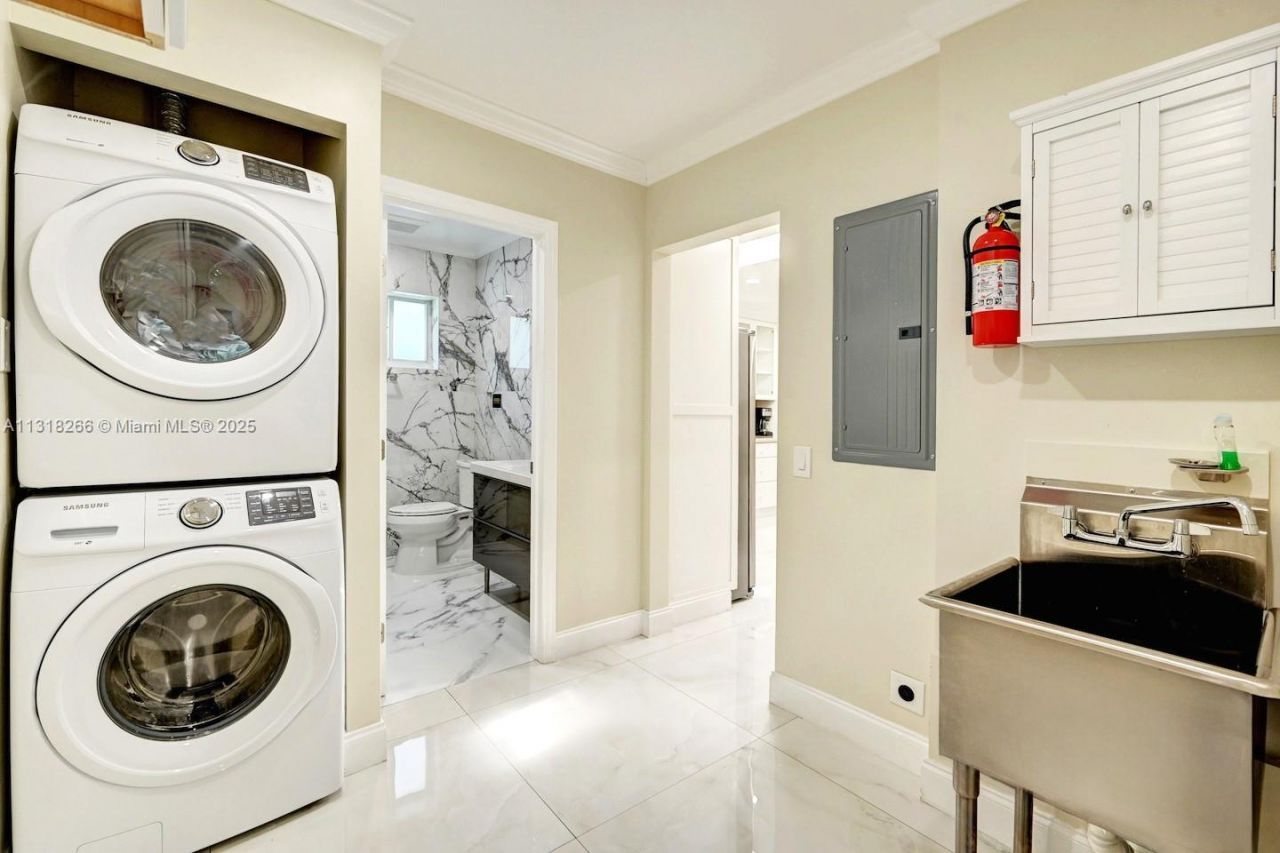 1311 Rodman St, Hollywood, FL 33019 Photo