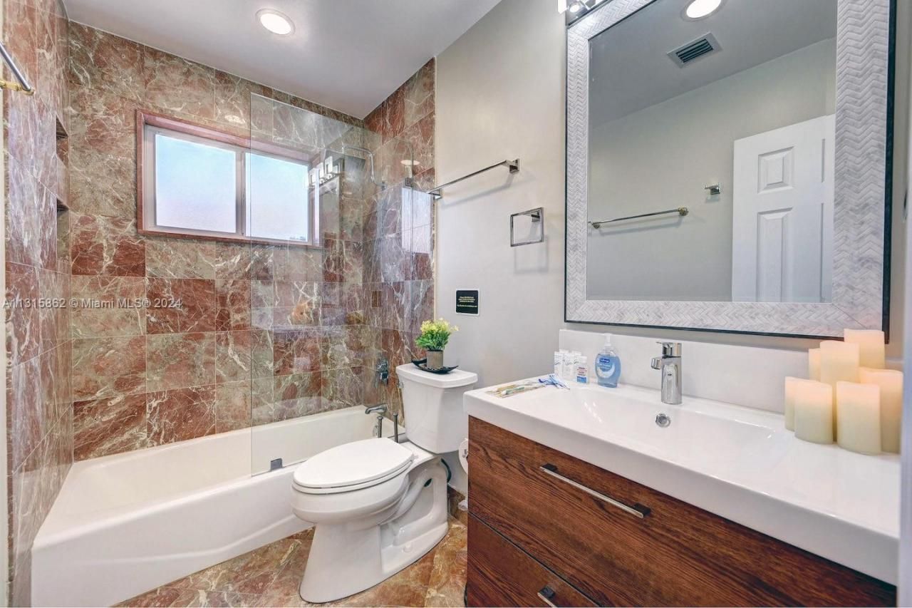 1307 Rodman St, Hollywood, FL 33019 Photo