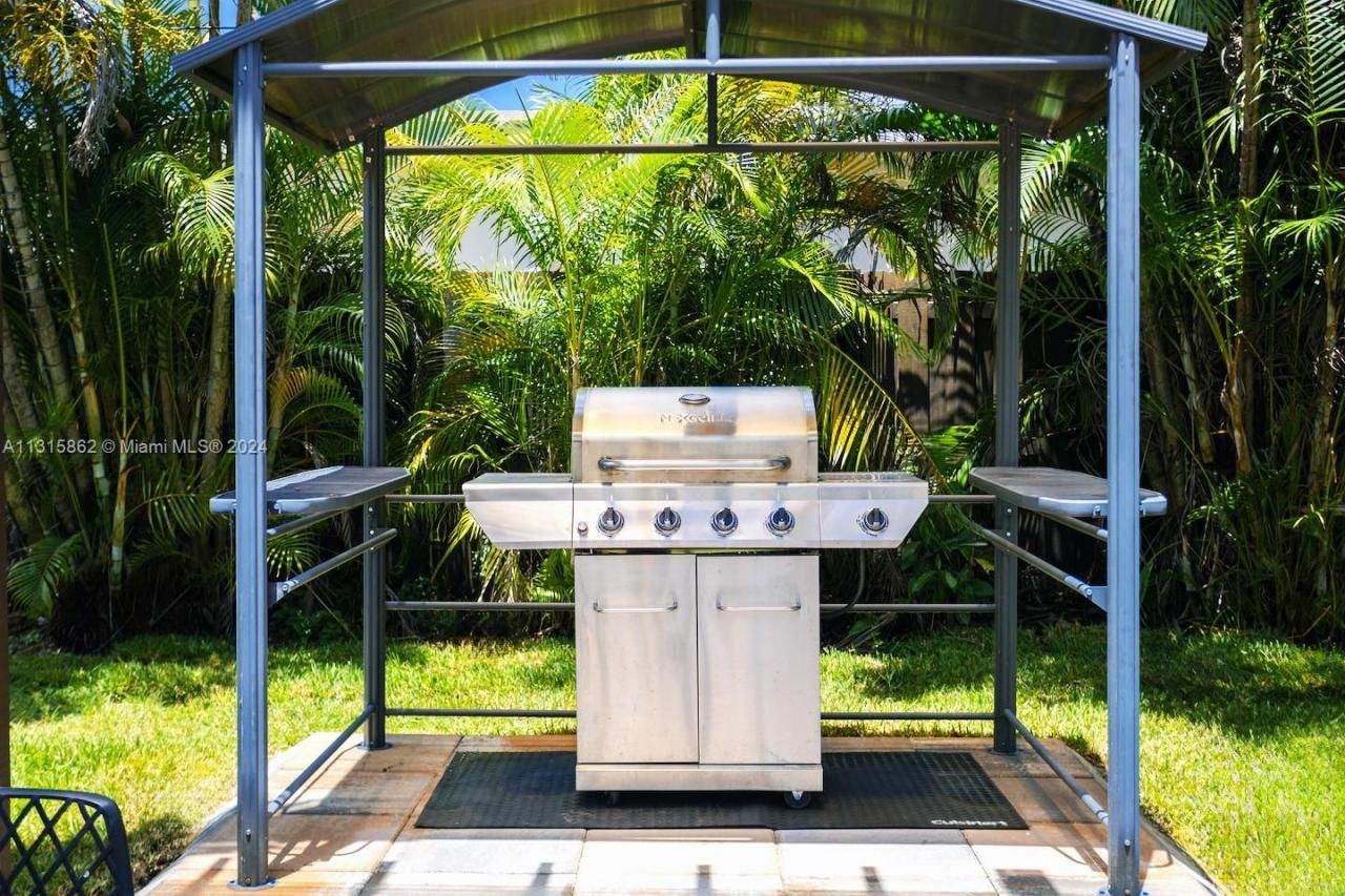 1307 Rodman St, Hollywood, FL 33019 Photo