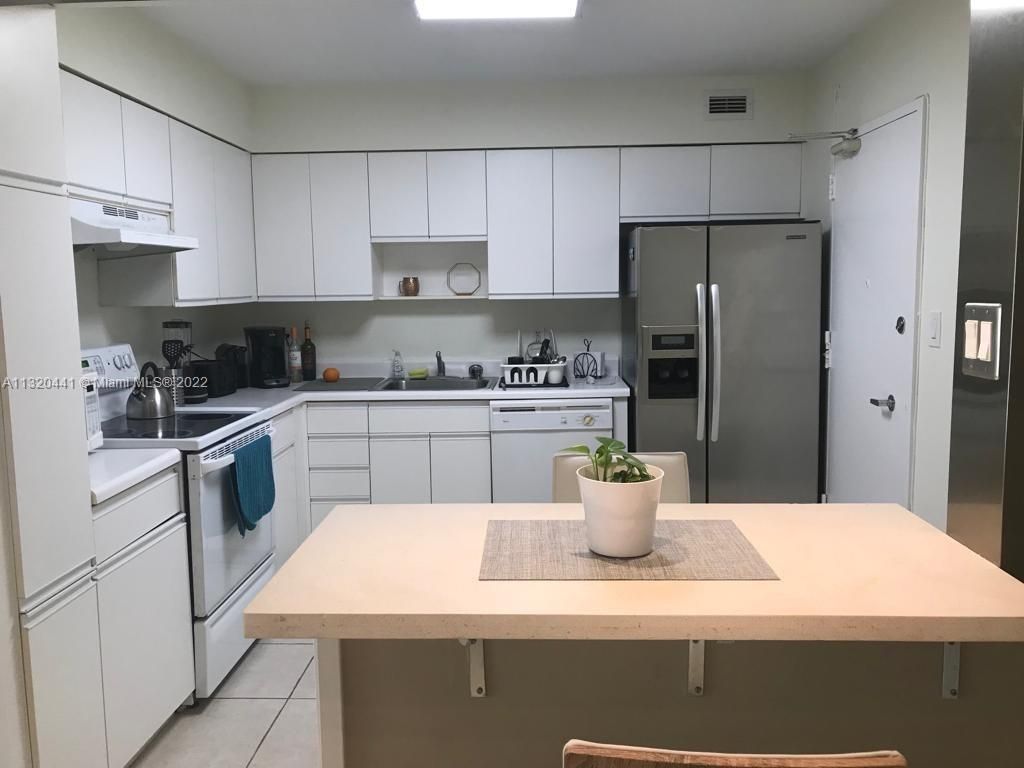 5151 Collins Ave, Unit 727, Miami Beach, FL 33140 Photo