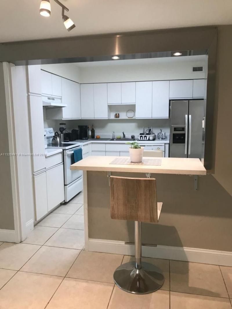 5151 Collins Ave, Unit 727, Miami Beach, FL 33140 Photo