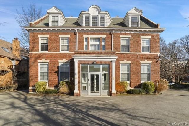 19 Greenridge Avenue, White Plains, NY 10605 Main Photo