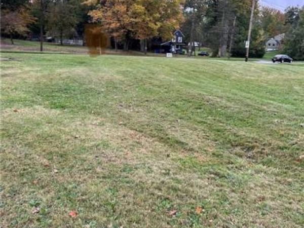 2002 Canfield Road, Youngstown, OH 44511