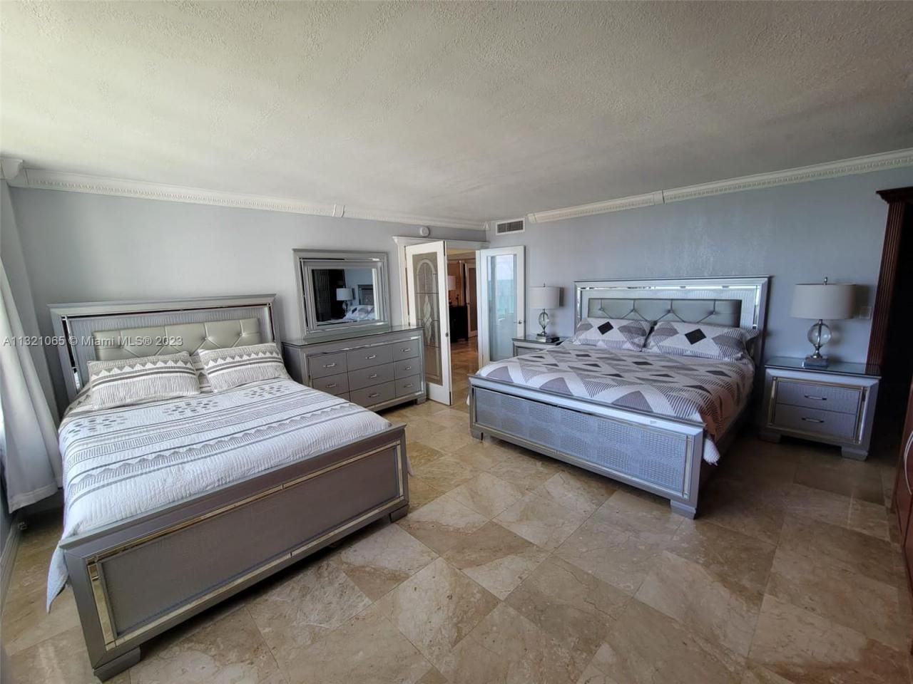 5151 Collins Ave, Unit 1036, Miami Beach, FL 33140 Photo