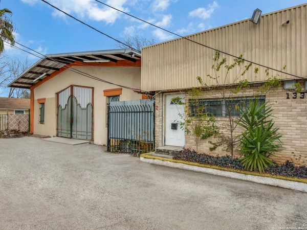 1334 S General Mcmullen Dr, San Antonio, TX 78237