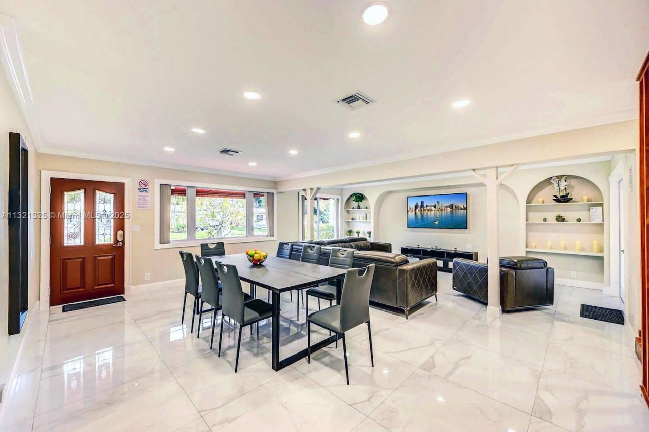 1020 N 13th Ter, Hollywood, FL 33019 Photo