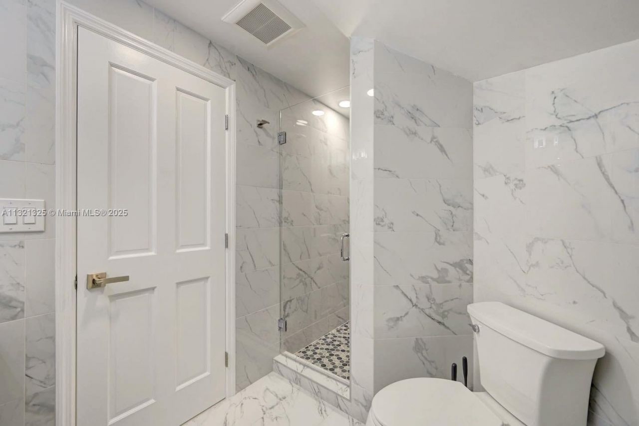 1020 N 13th Ter, Hollywood, FL 33019 Photo