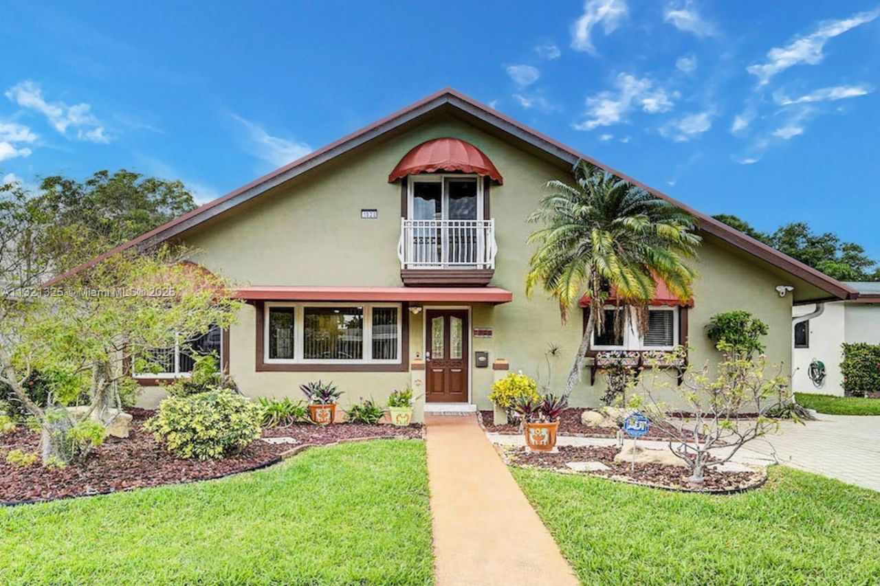 1020 N 13th Ter, Hollywood, FL 33019 Photo