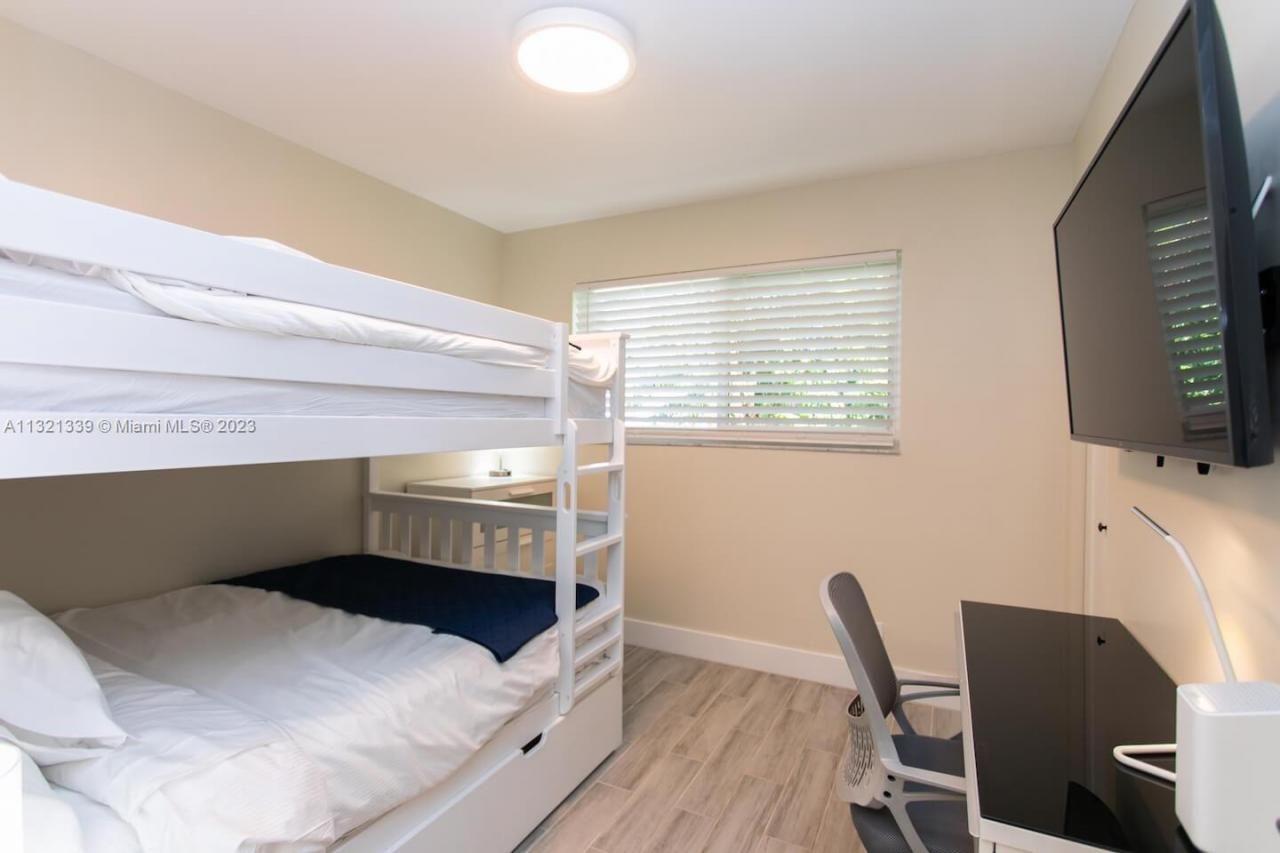 1120 N 13th Terrace, Hollywood, FL 33019 Photo