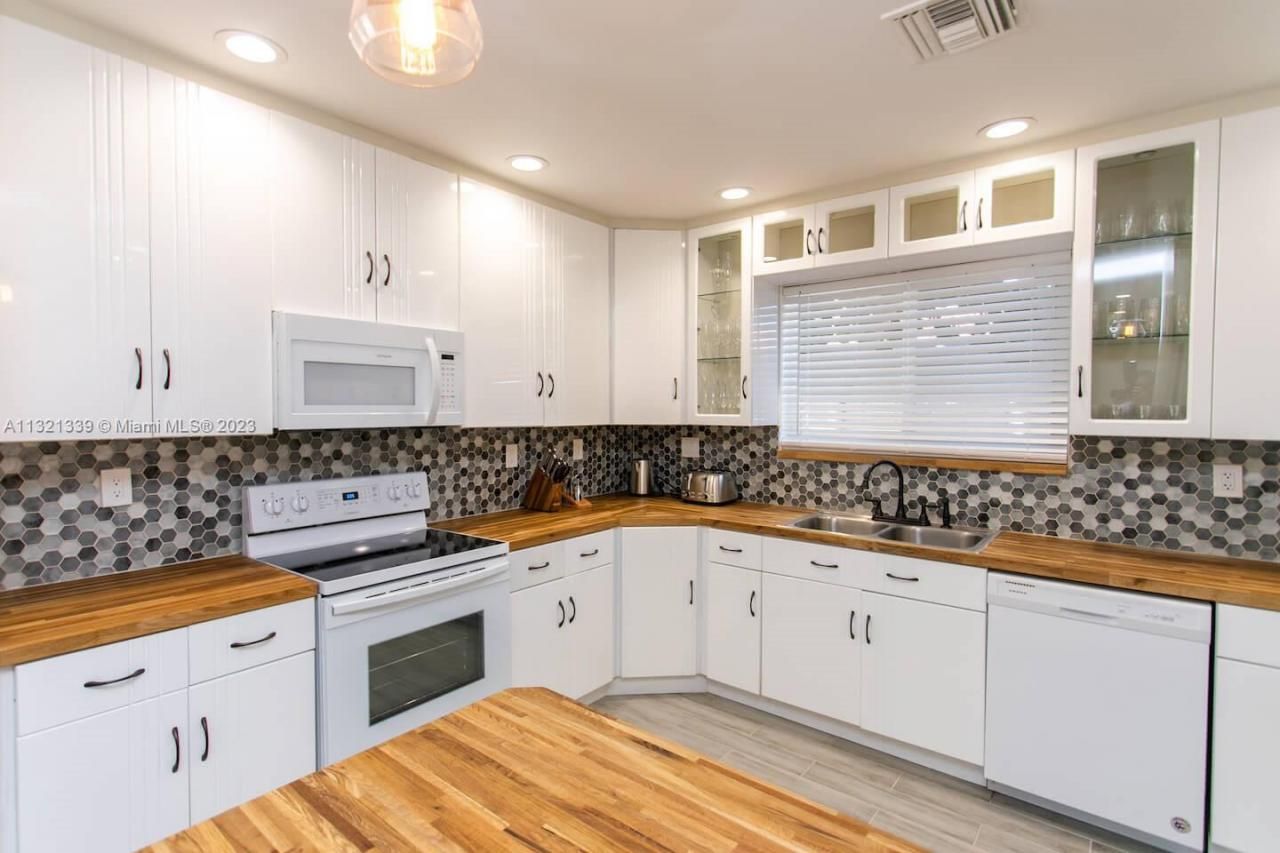 1120 N 13th Terrace, Hollywood, FL 33019 Photo