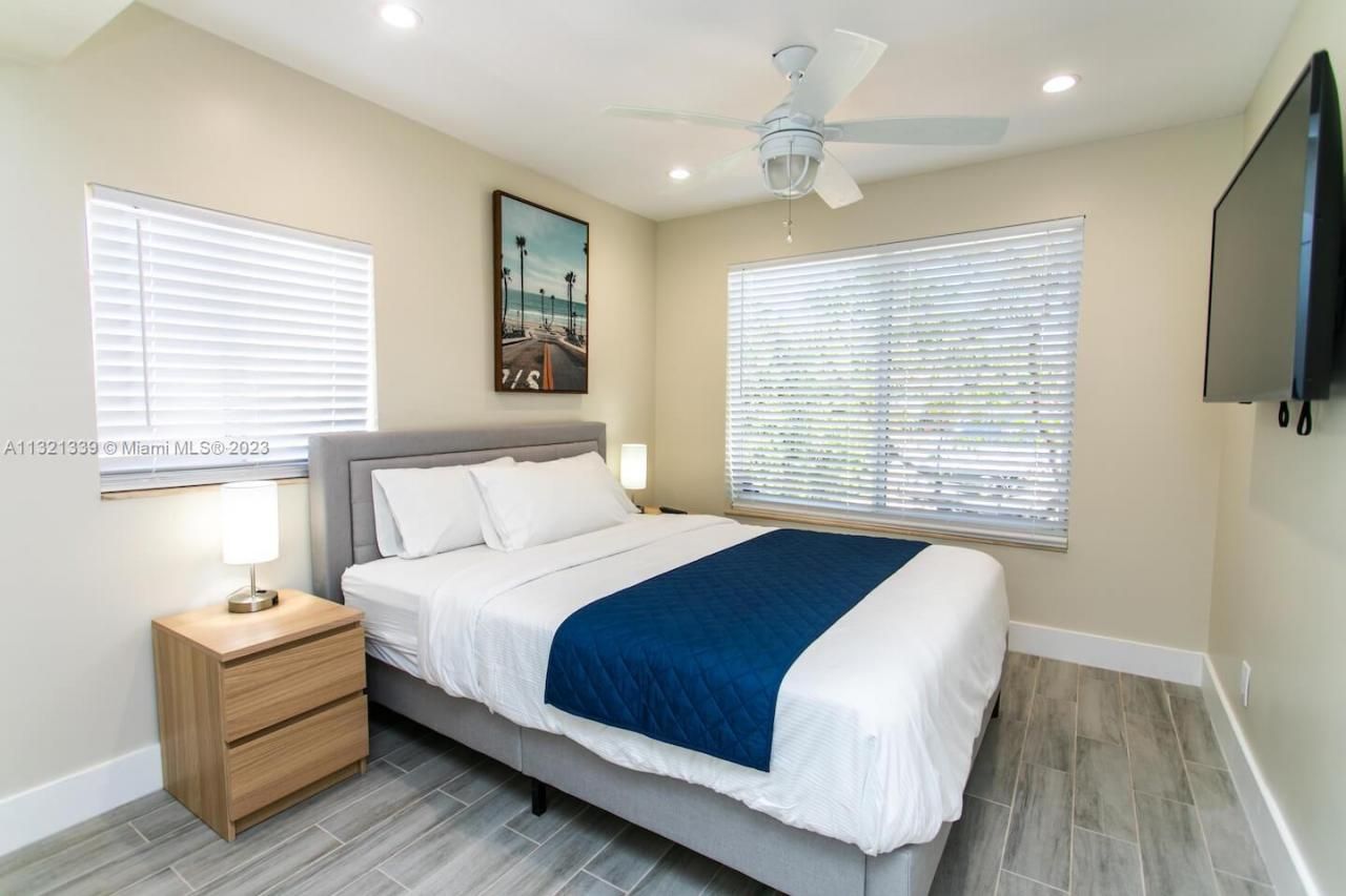 1120 N 13th Terrace, Hollywood, FL 33019 Photo