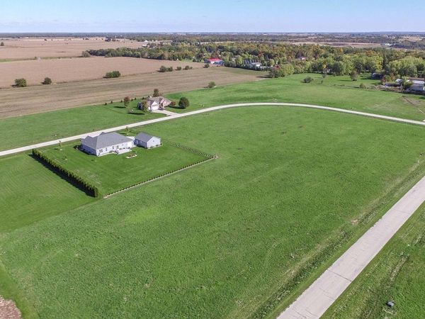2428 N 4210th Road, Sheridan, IL 60551