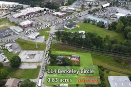 114 Berkeley Circle photo 4