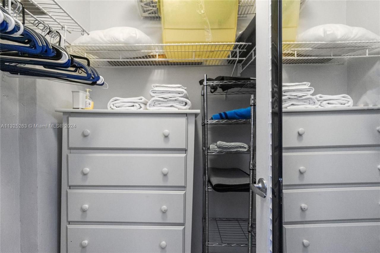 100 Lincoln Rd, Unit 320, Miami Beach, FL 33139 Photo