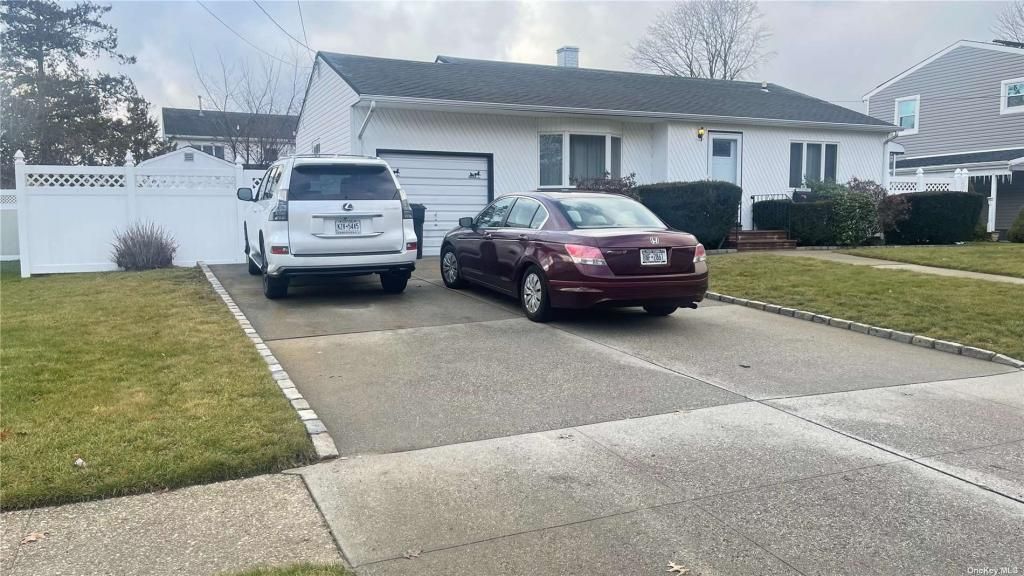1008 NW Manor Lane, Bay Shore, NY 11706 Main Photo