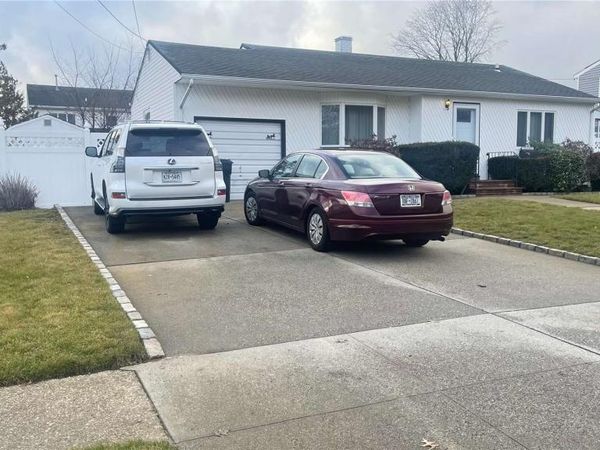 1008 NW Manor Lane, Bay Shore, NY 11706