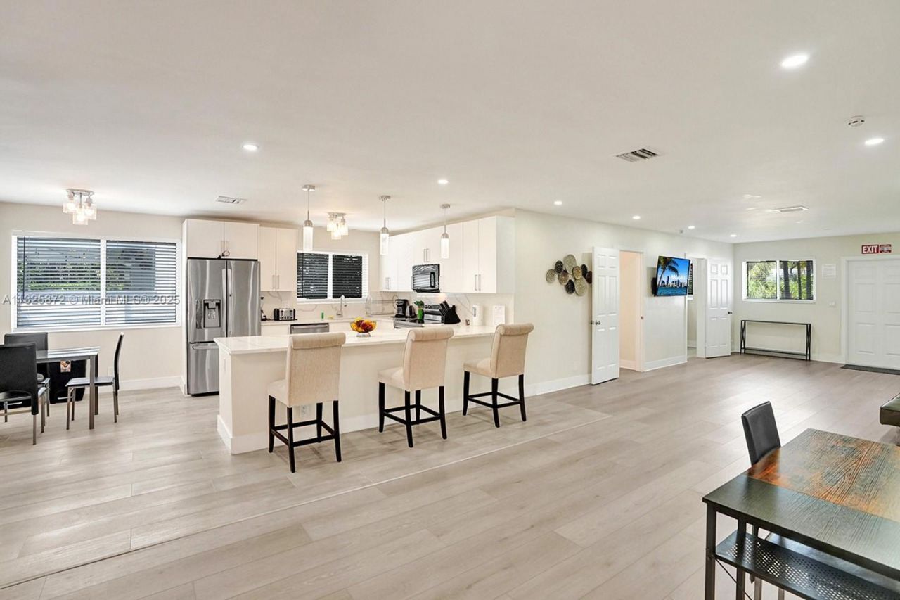 1018 Adams St, Hollywood, FL 33019 Photo