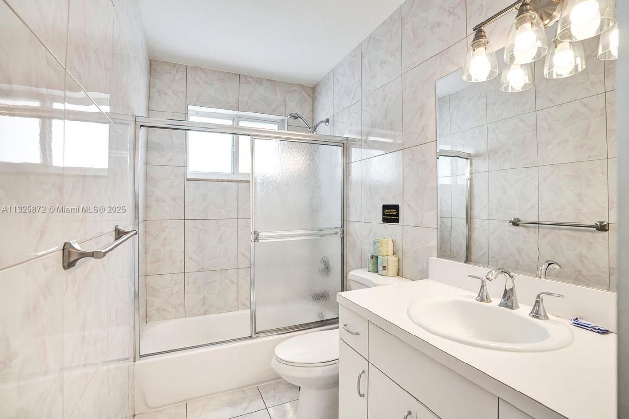 1018 Adams St, Hollywood, FL 33019 Photo