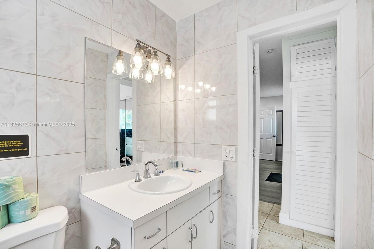 1018 Adams St, Hollywood, FL 33019 Photo