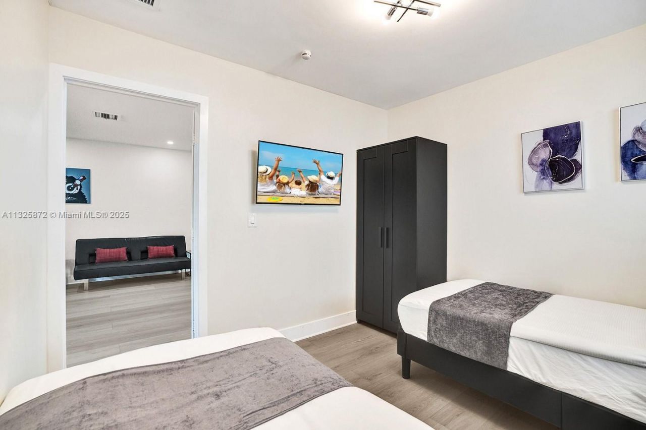 1018 Adams St, Hollywood, FL 33019 Photo