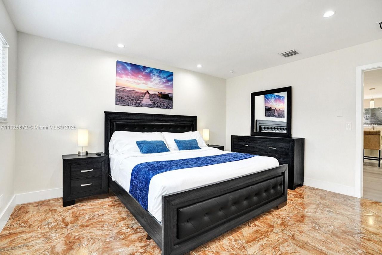 1018 Adams St, Hollywood, FL 33019 Photo