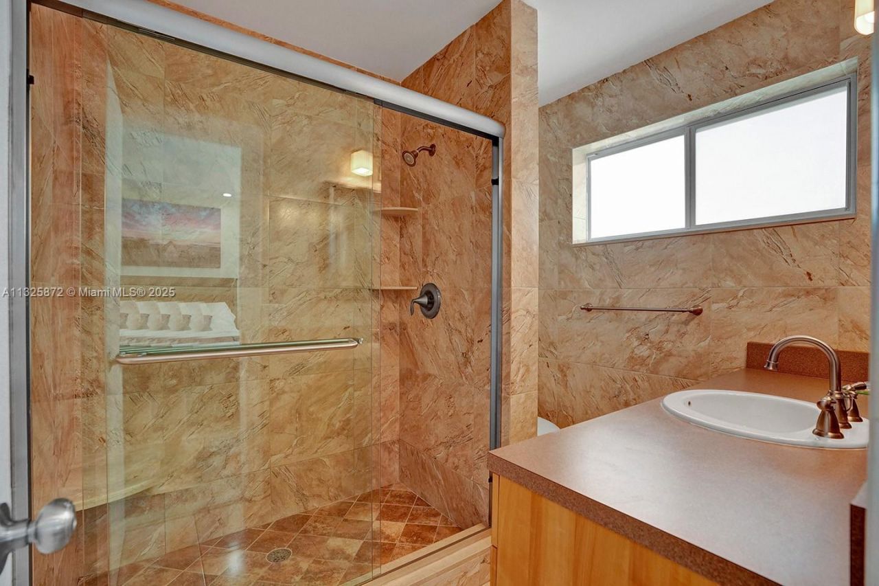 1018 Adams St, Hollywood, FL 33019 Photo