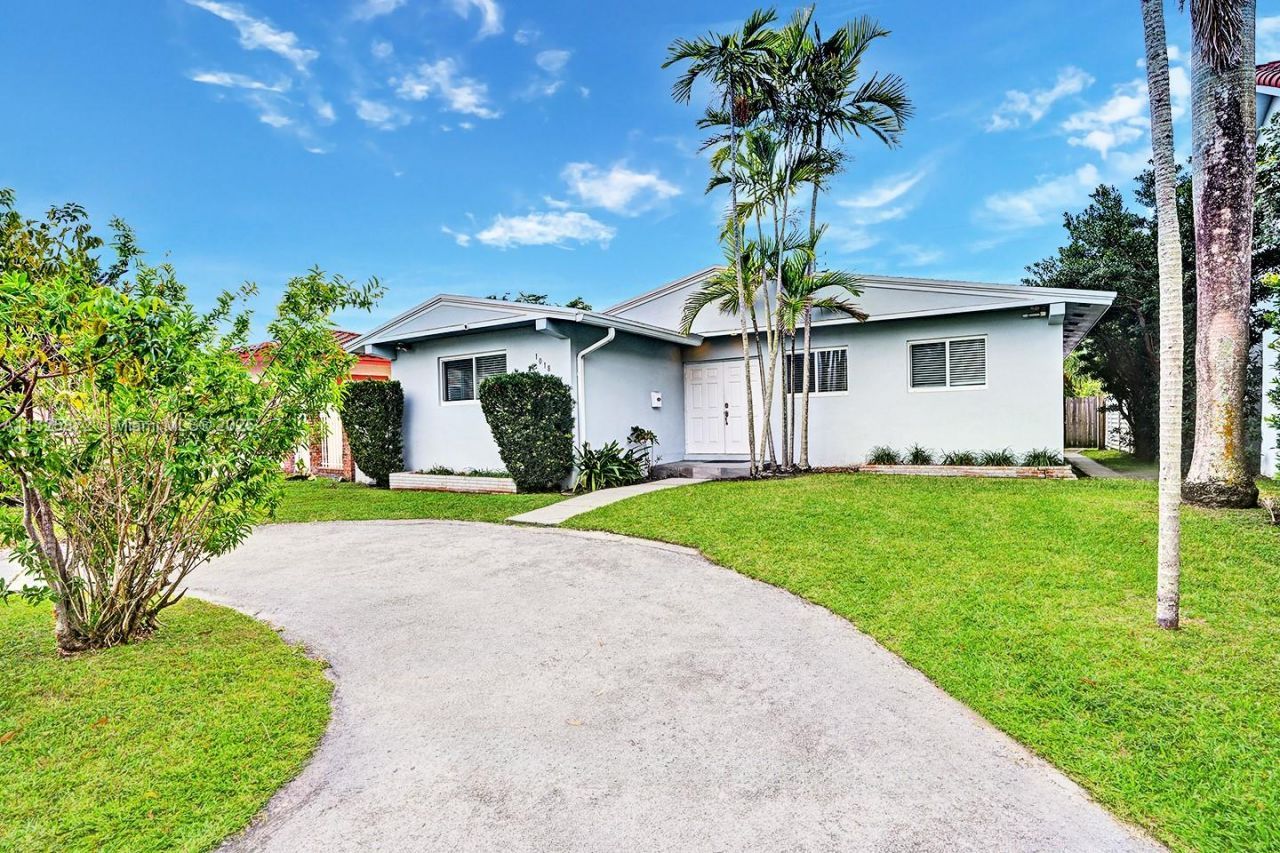 1018 Adams St, Hollywood, FL 33019 Photo