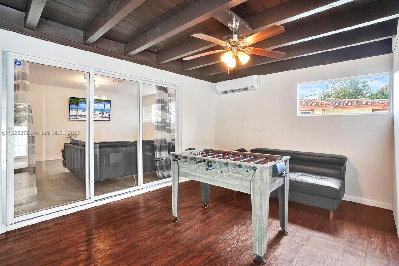 1018 Adams St, Hollywood, FL 33019 Photo