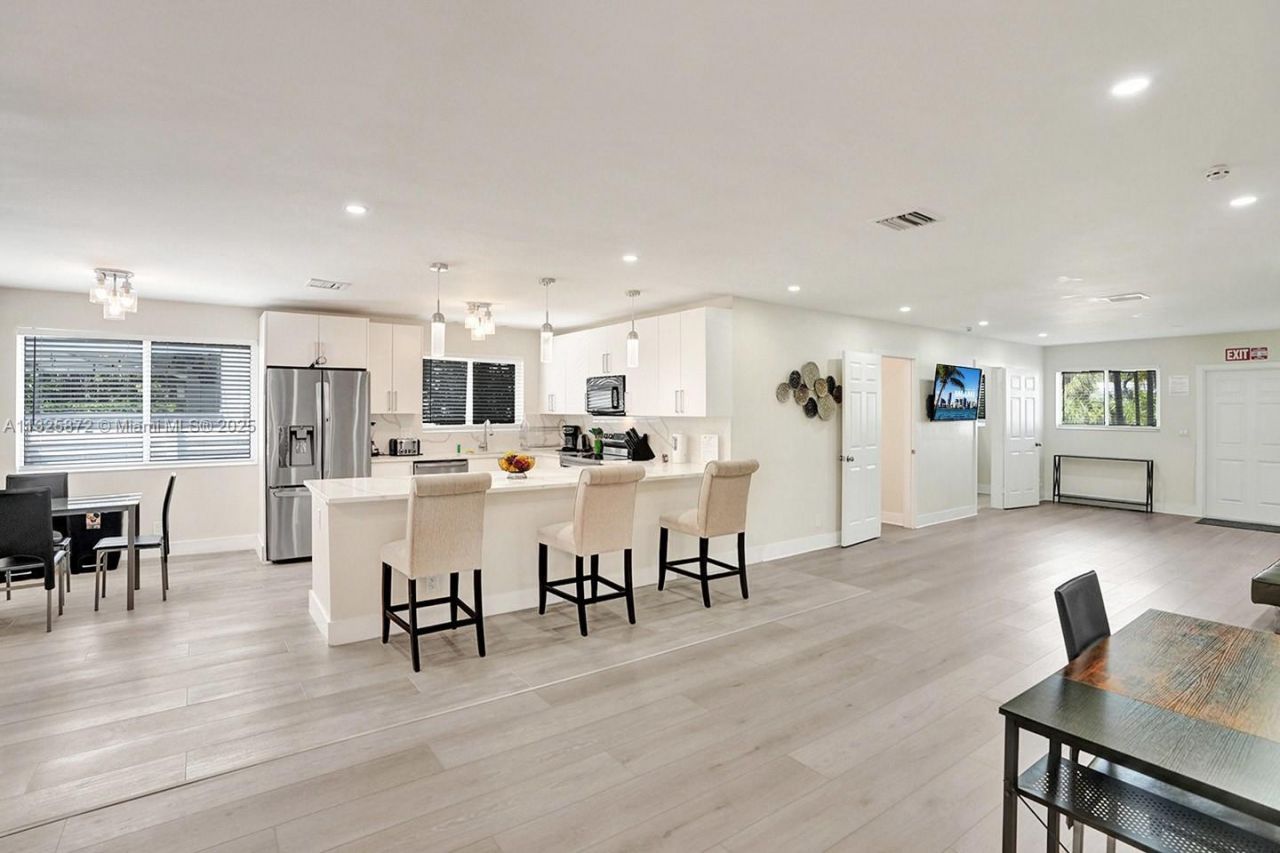 1018 Adams St, Hollywood, FL 33019 Photo