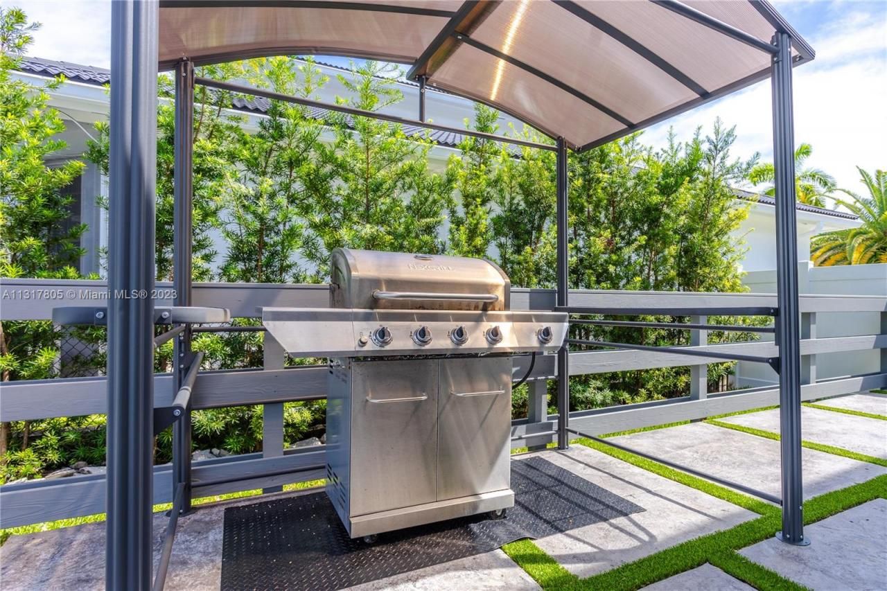 1109 Hollywood Blvd, Hollywood, FL 33019 Photo